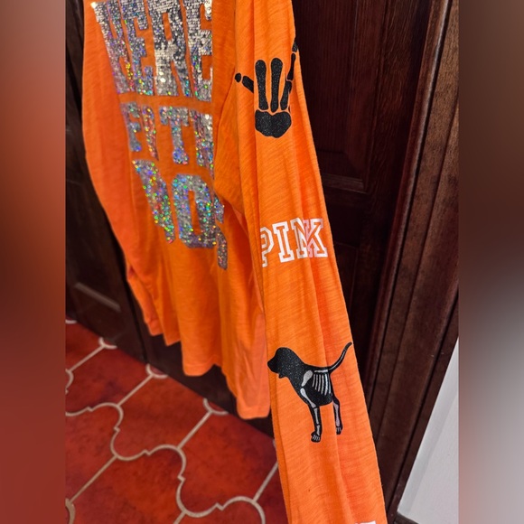 ❌SOLD❌ VS PINK LACE UP LONG SLEEVE CAMPUS TEE SHIRT HERE FOR THE BOOS BLING DOG - Picture 3 of 8